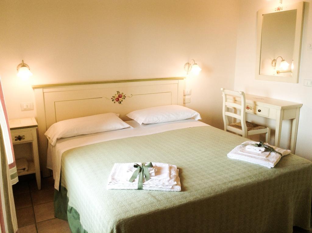 Agriturismo Anna Caterina Hotel Castelnuovo del Garda Szoba fotó
